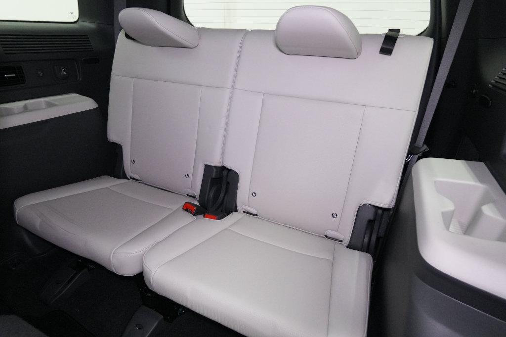 Used 2024 Hyundai Santa Fe Limited AWD/4WD image 25
