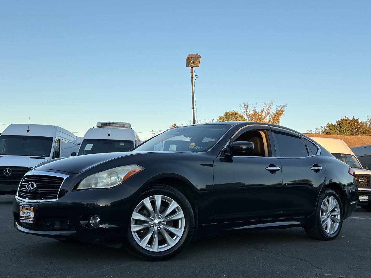 Used 2011 INFINITI M37 x w/ Deluxe Touring Pkg AWD/4WD image 1