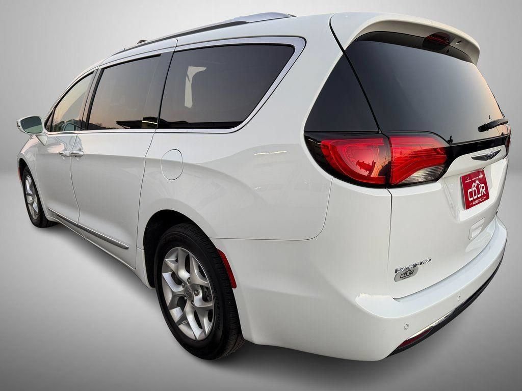 Used 2020 Chrysler Pacifica Limited FWD image 4