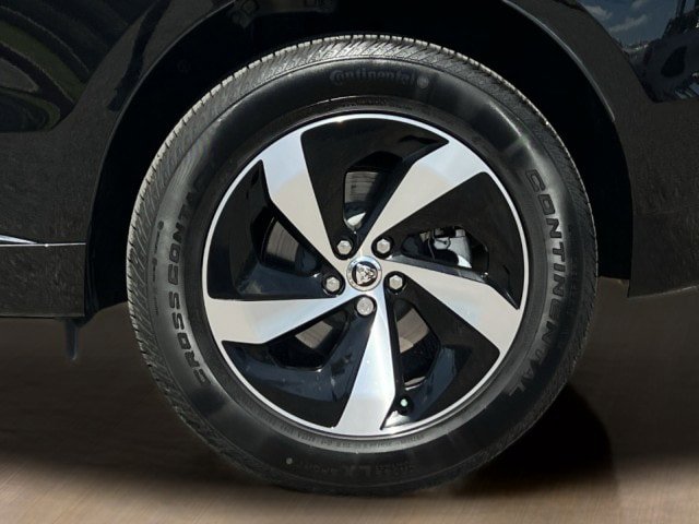Certified 2025 Jaguar F-PACE R-Dynamic S AWD/4WD image 13
