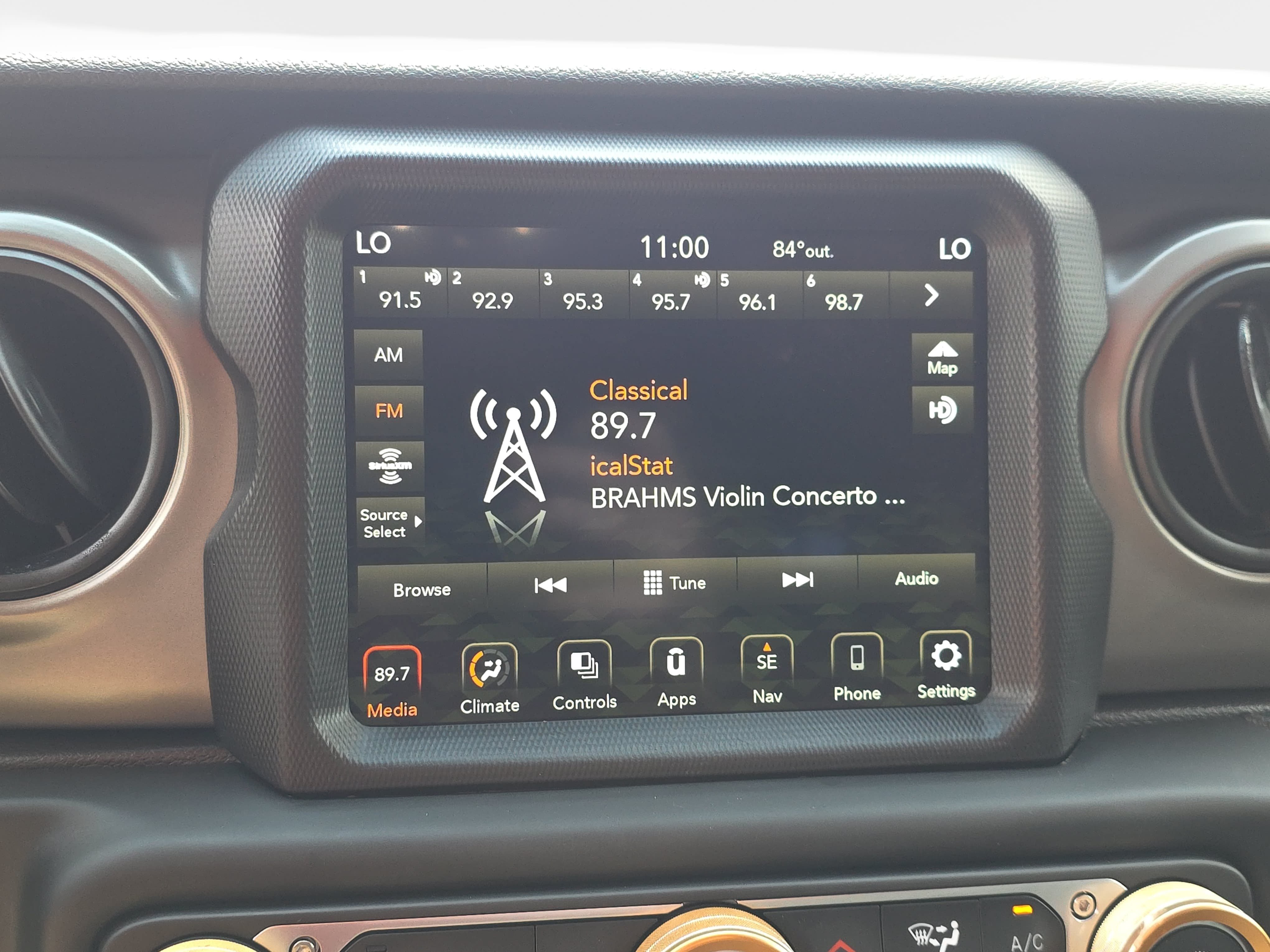 Certified 2021 Jeep Gladiator Sport AWD/4WD image 18