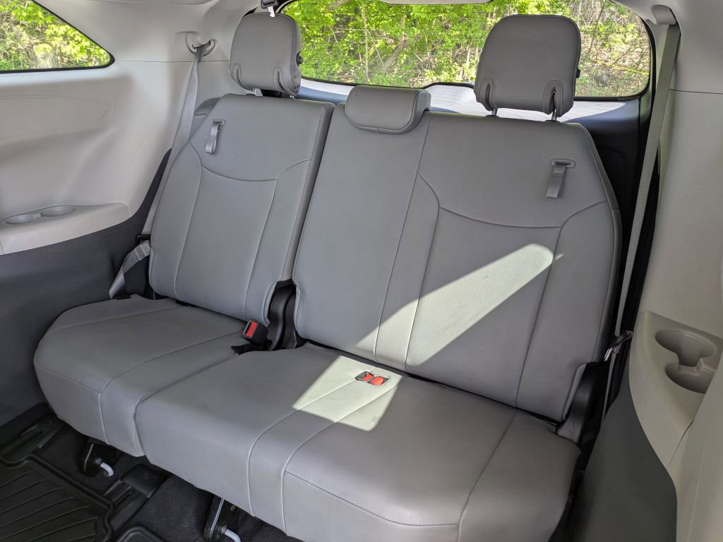Used 2023 Toyota Sienna XLE AWD/4WD image 30