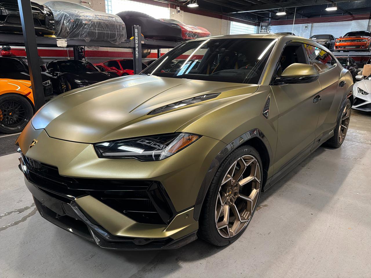 Used 2024 Lamborghini Urus Performante AWD/4WD image 10