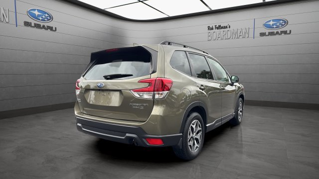 Used 2023 Subaru Forester Premium AWD/4WD image 5