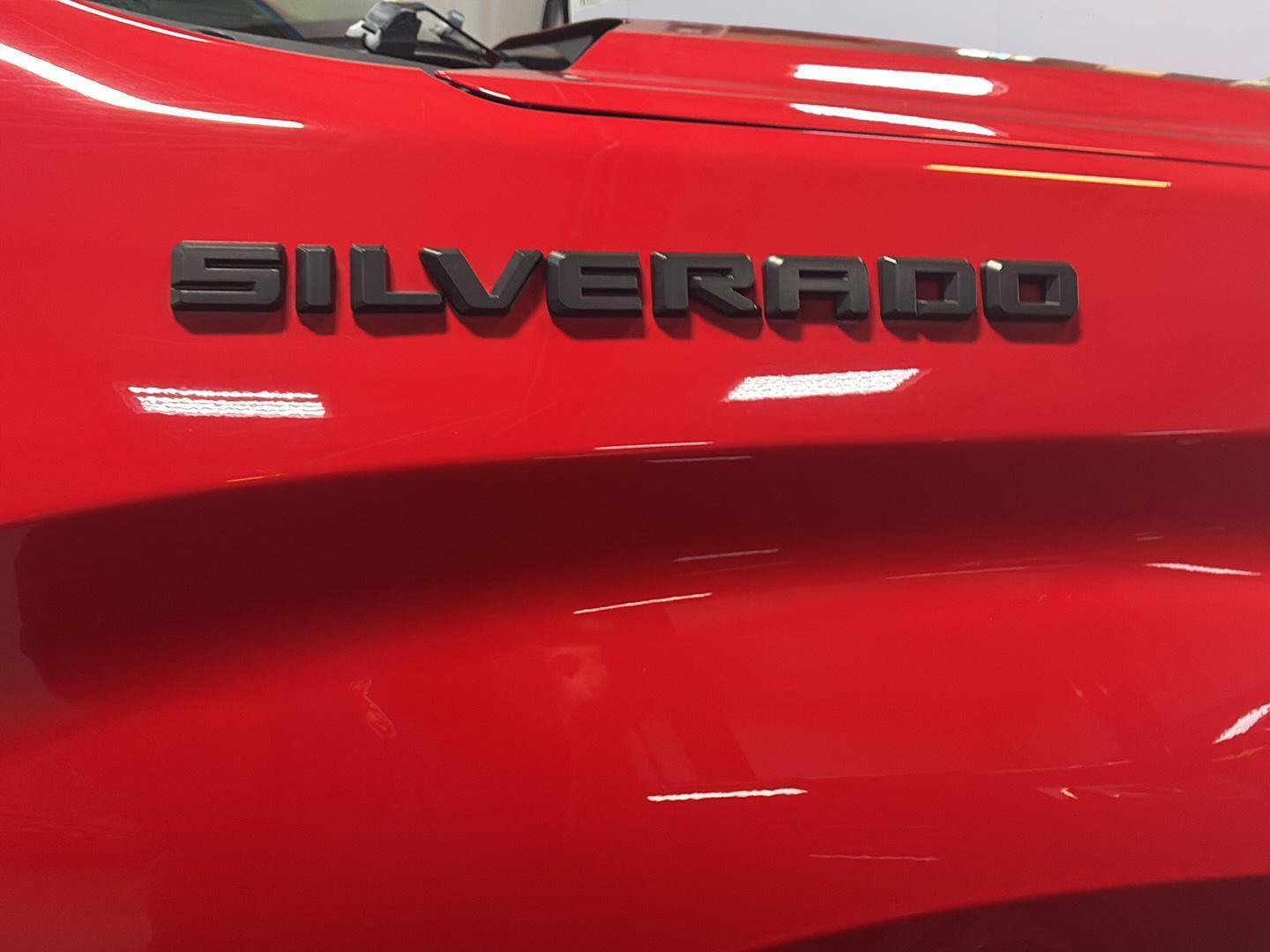 Used 2022 Chevrolet Silverado 1500 LT AWD/4WD image 23