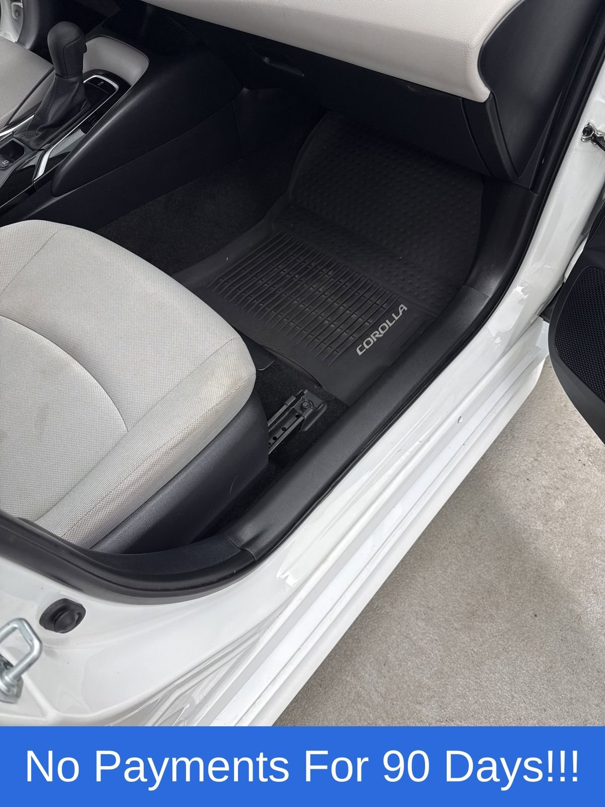 Used 2020 Toyota Corolla L image 27