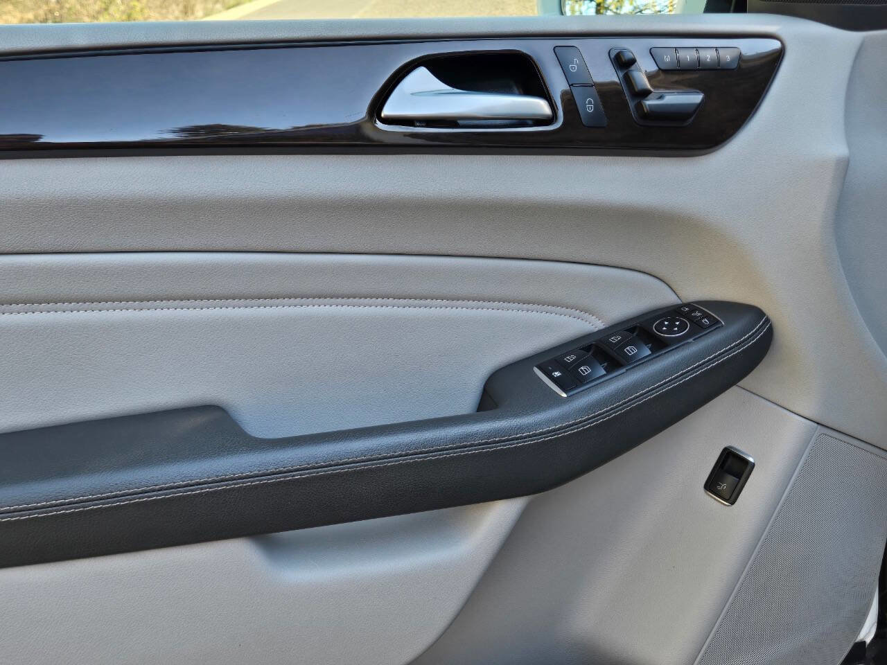 Used 2015 Mercedes-Benz ML 250 BlueTEC 4MATIC image 26