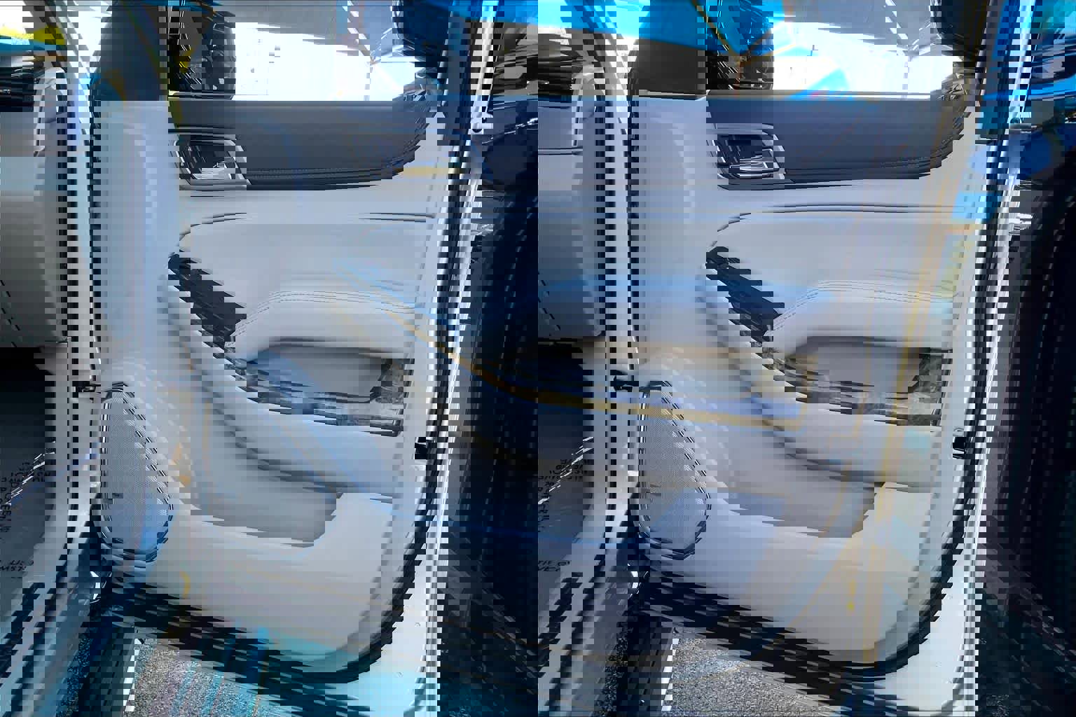 Used 2016 GMC Yukon XL Denali w/ Open Road Package image 22