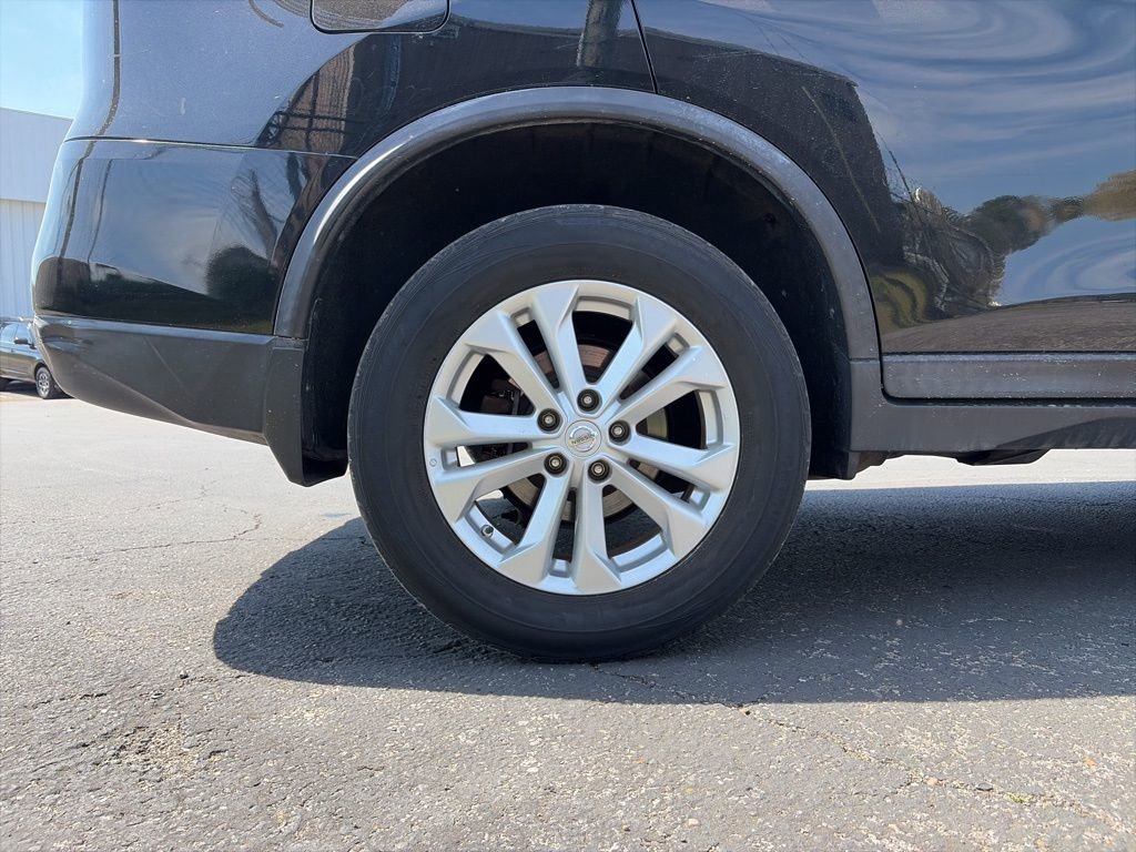 Used 2016 Nissan Rogue SV image 9
