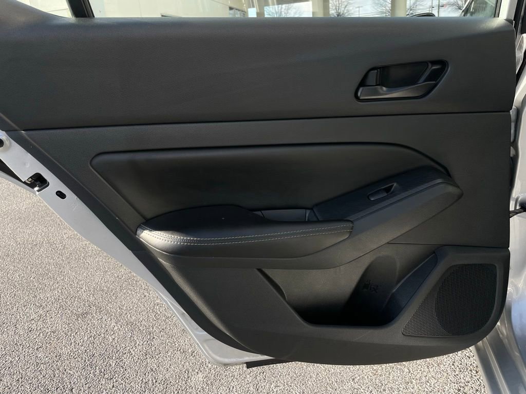 Used 2024 Nissan Altima 2.5 SV image 38