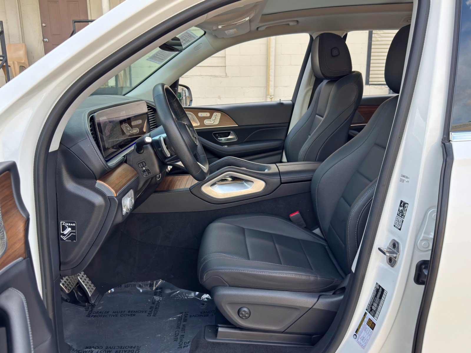 Used 2024 Mercedes-Benz GLS 450 4MATIC w/ AMG Line Exterior image 17