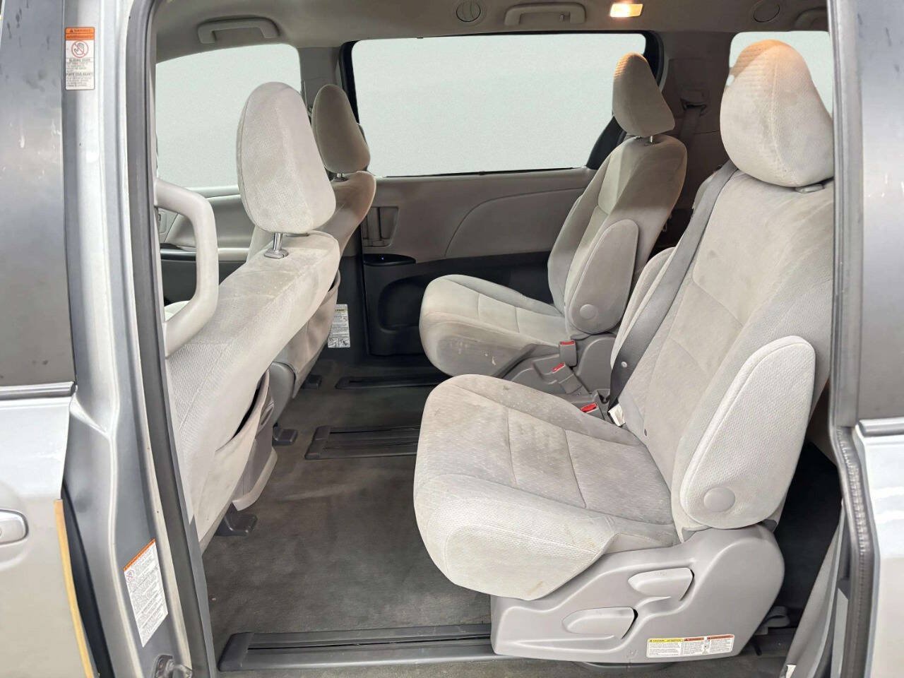 Used 2015 Toyota Sienna LE FWD image 16