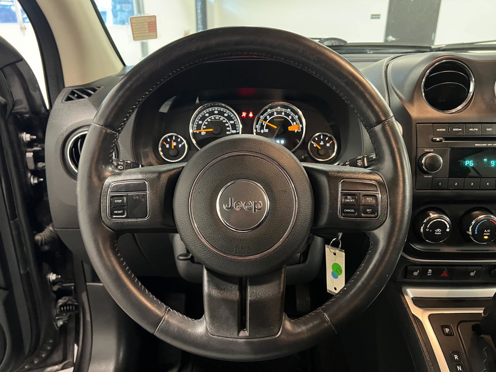 Used 2014 Jeep Compass Latitude AWD/4WD image 11