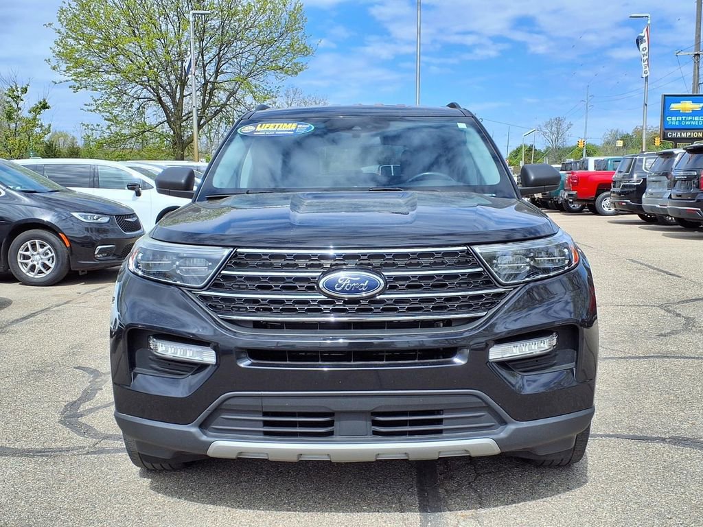 Used 2020 Ford Explorer XLT w/ Equipment Group 202A AWD/4WD image 2