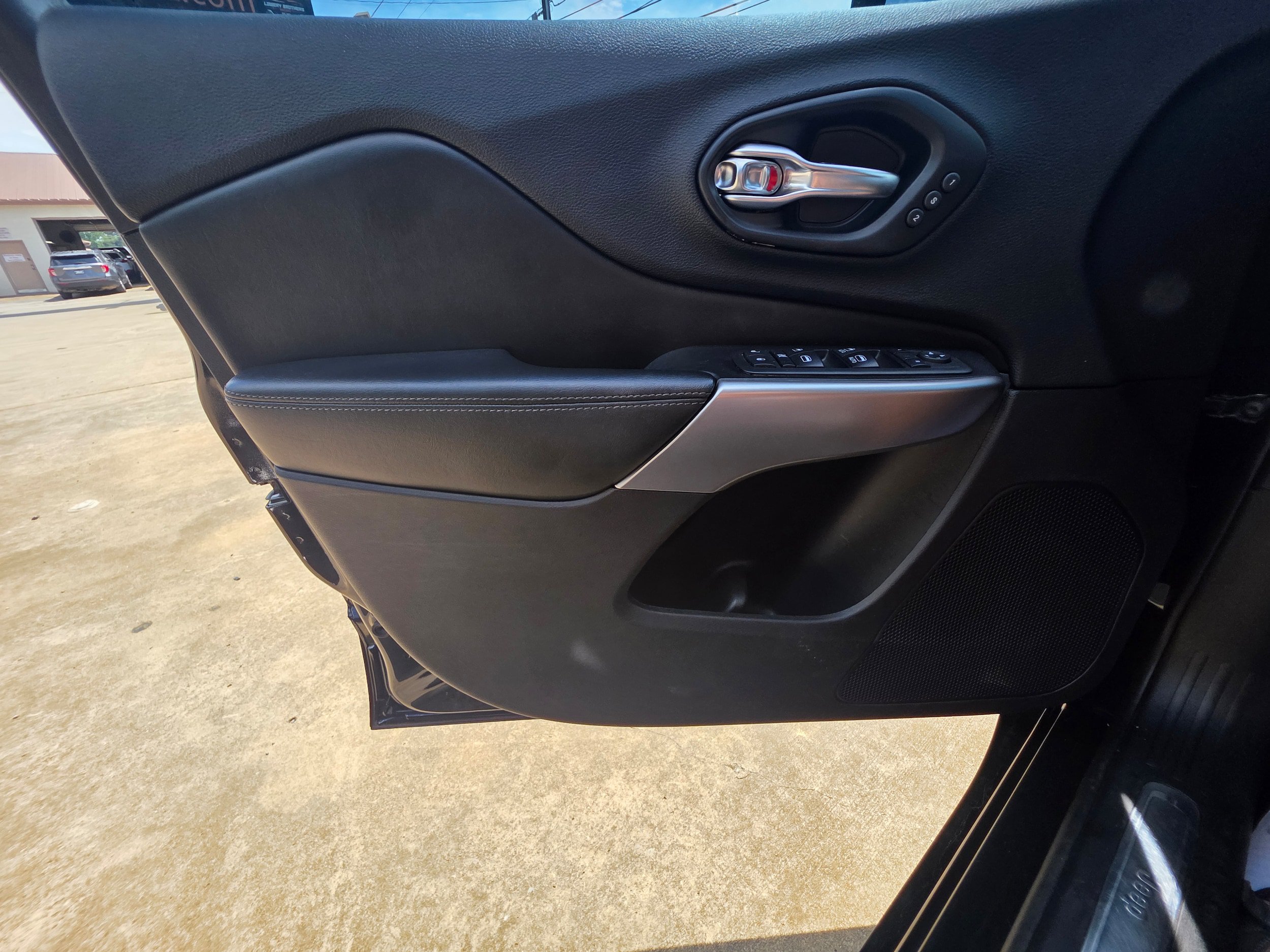 Used 2020 Jeep Cherokee High Altitude AWD/4WD image 19