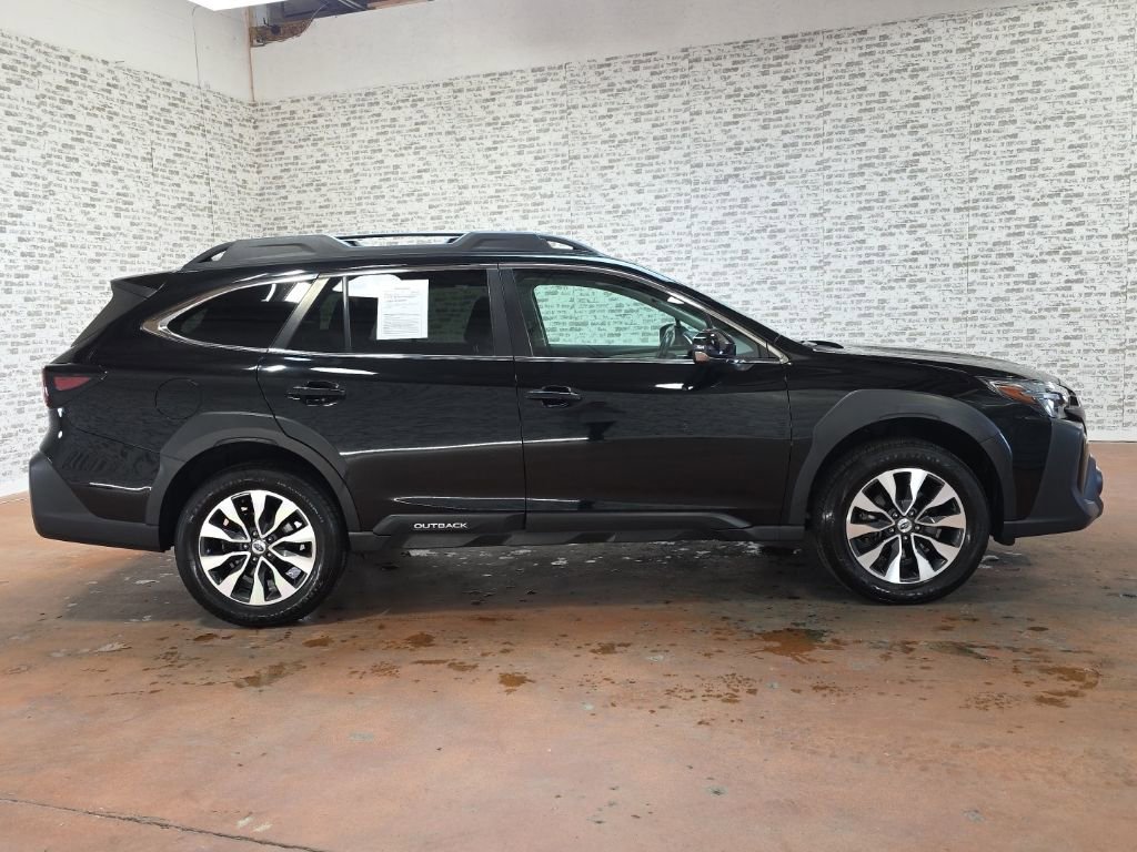 Used 2023 Subaru Outback Limited AWD/4WD image 6