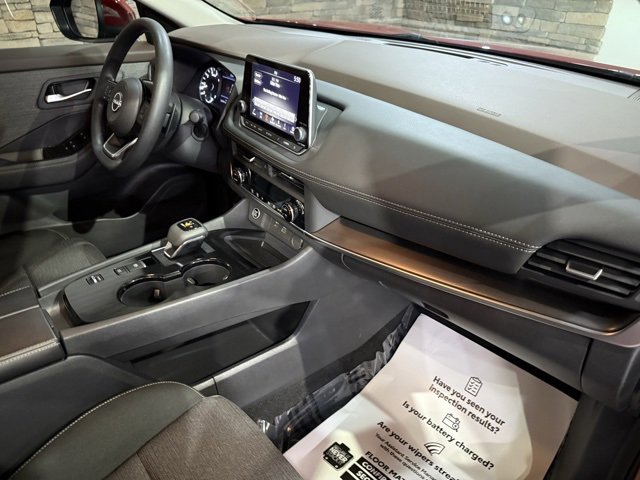 Used 2023 Nissan Rogue SV image 27