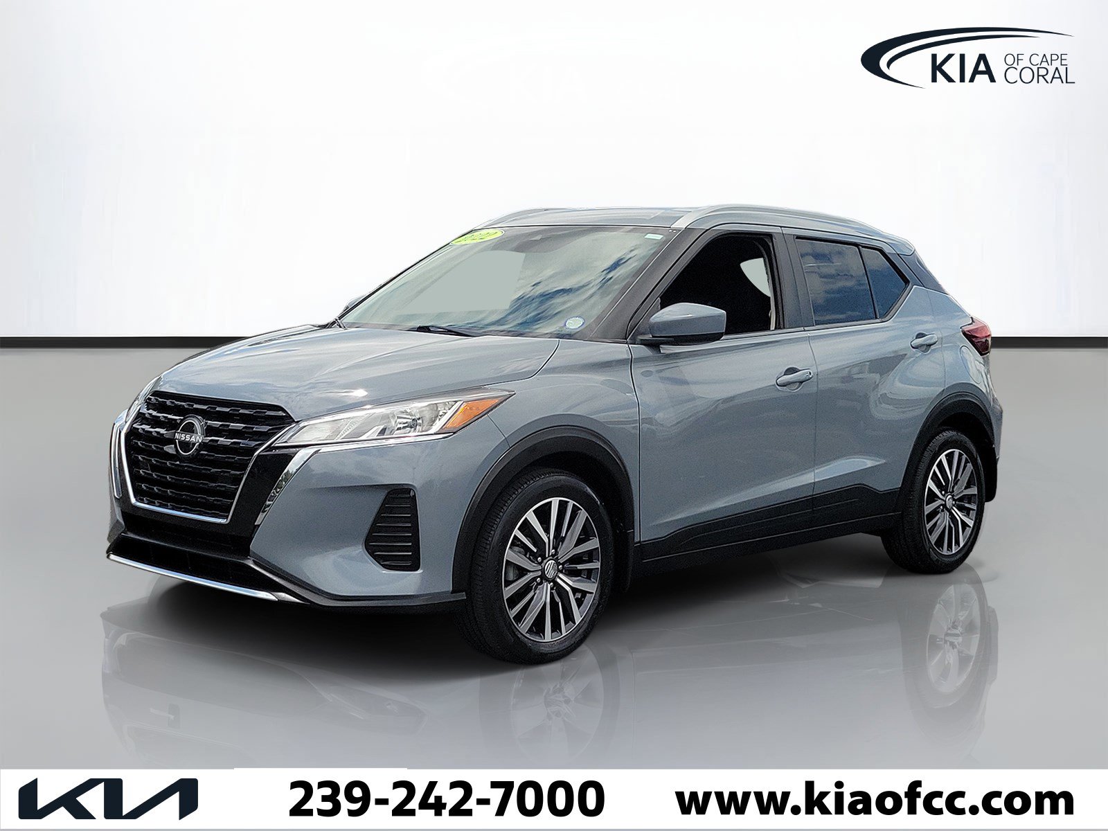 Used 2022 Nissan Kicks SV FWD image 3