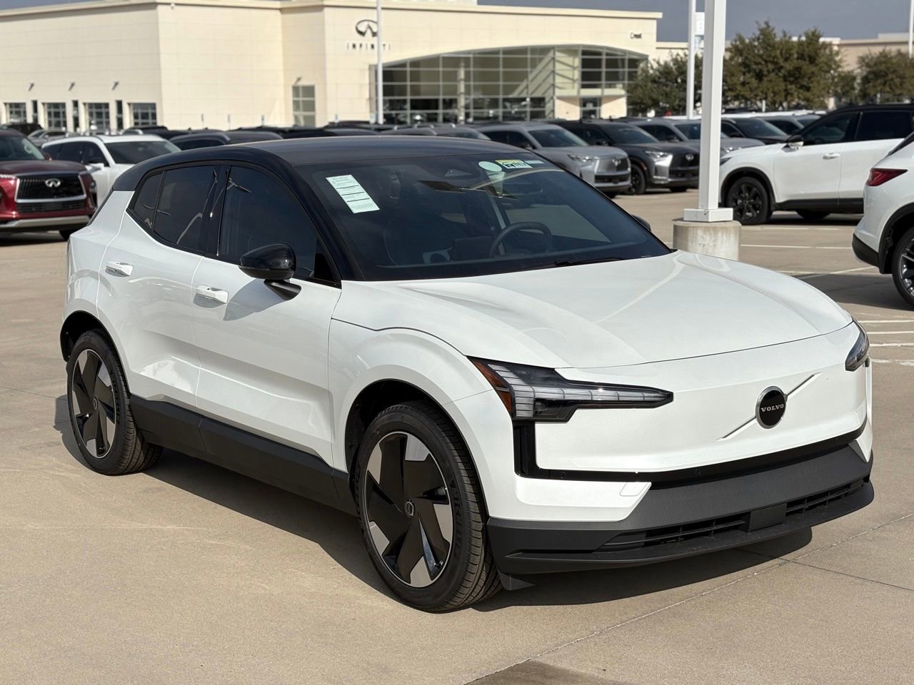 New 2026 Volvo EX30 Plus w/ Protection Package Premier image 3