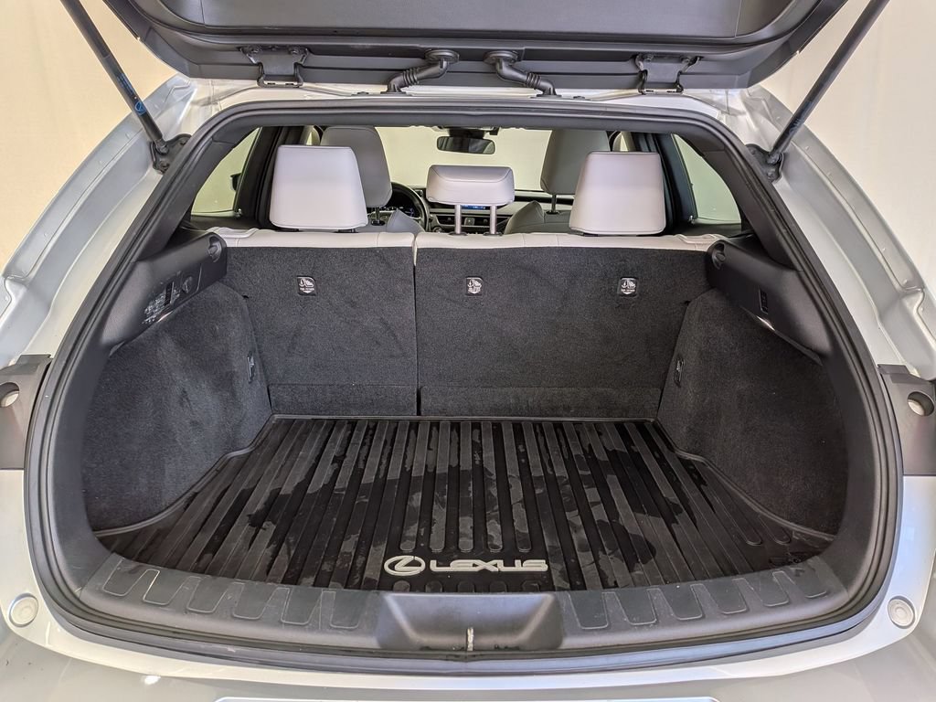 Used 2019 Lexus UX 200 w/ Accessory Package FWD image 32