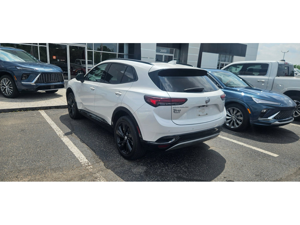 Used 2023 Buick Envision Essence w/ Sport Touring Package AWD/4WD image 4