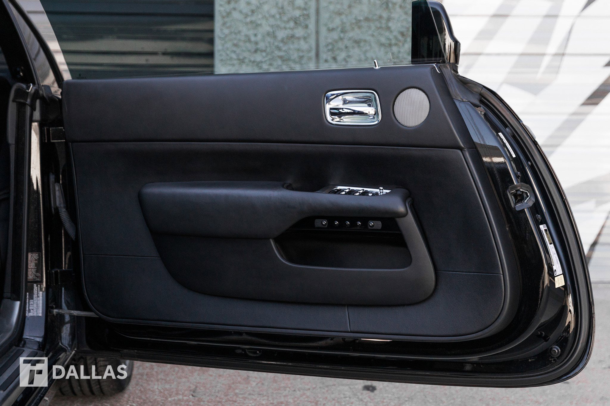 Used 2017 Rolls-Royce Wraith RWD image 20