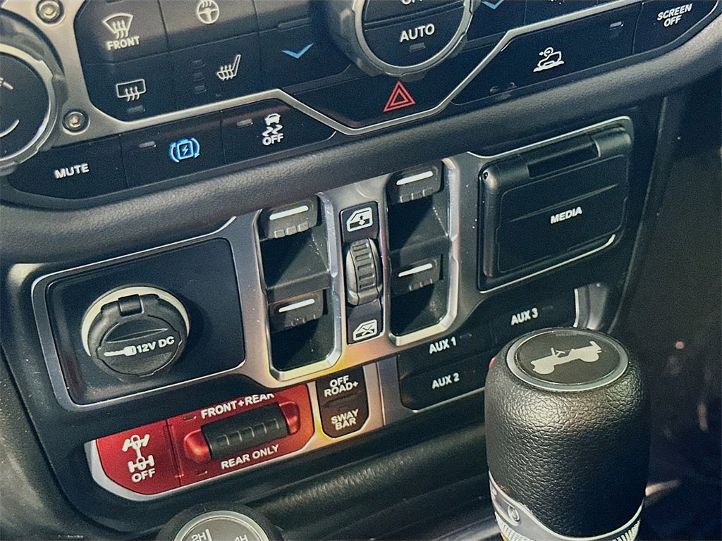 Used 2025 Jeep Wrangler Unlimited Rubicon 4xe w/ Technology Group image 31