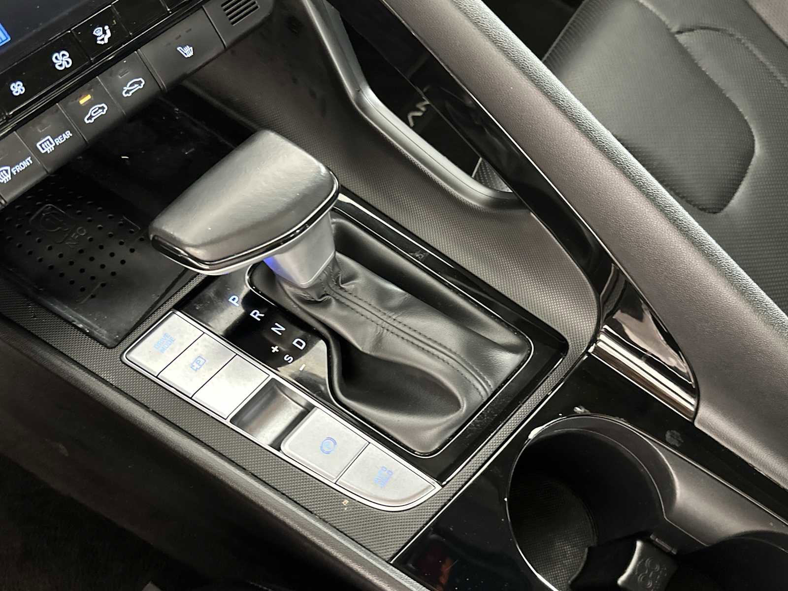 Certified 2022 Hyundai Elantra Limited image 22