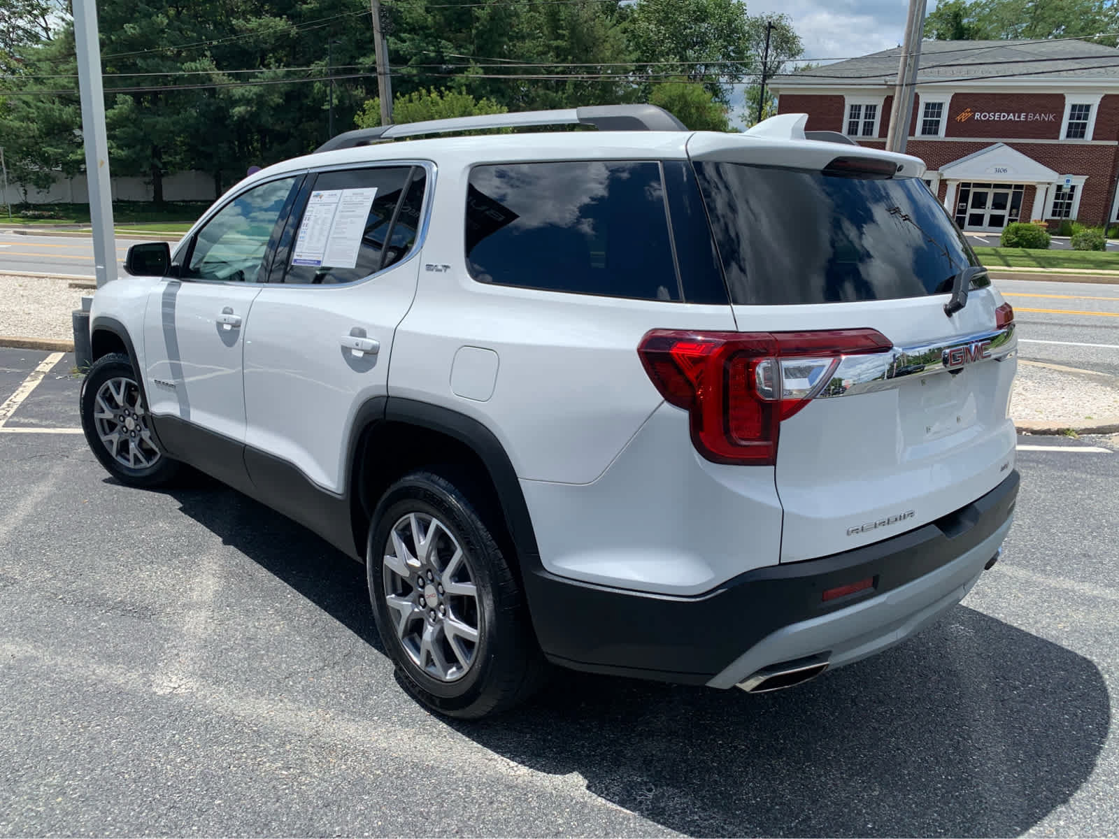 Used 2020 GMC Acadia SLT FWD image 4