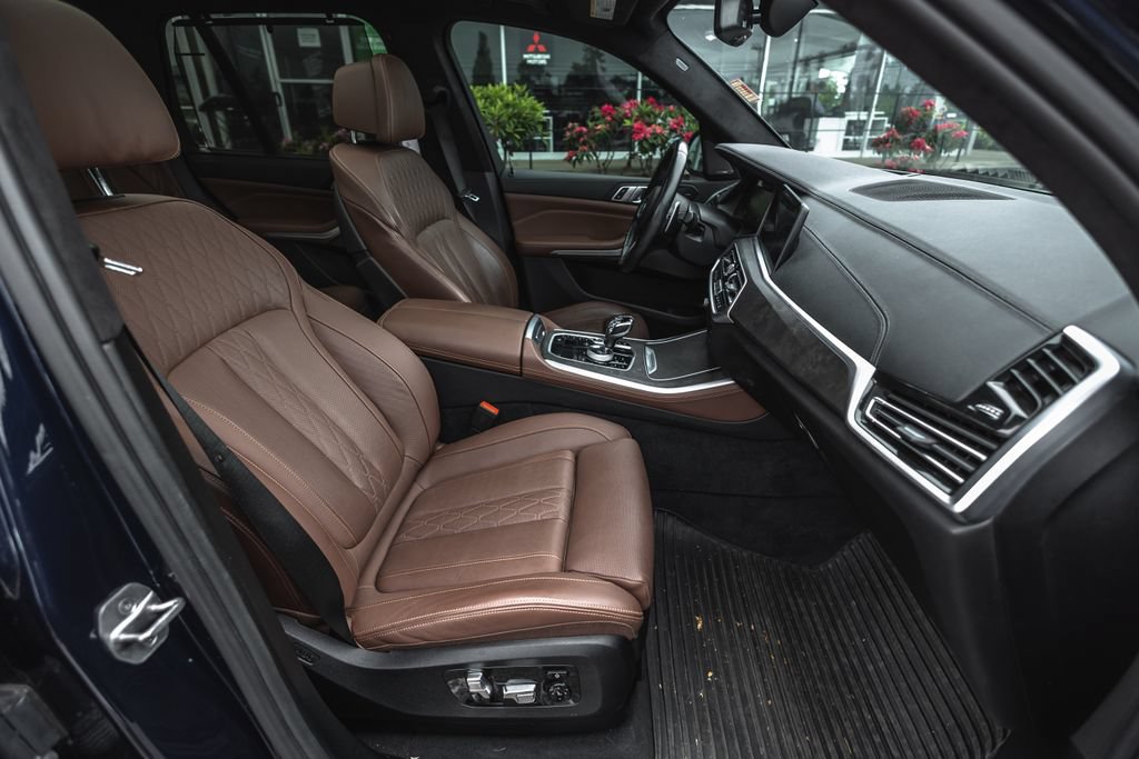 Used 2022 BMW X5 M50i w/ Executive Package AWD/4WD image 28