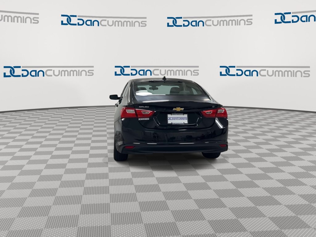 Used 2017 Chevrolet Malibu LT FWD image 7