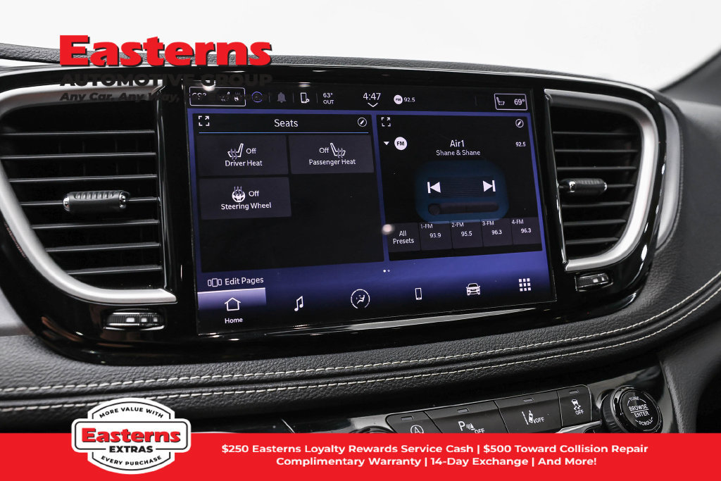 Used 2023 Chrysler Pacifica Touring-L w/ S Appearance Package FWD image 20