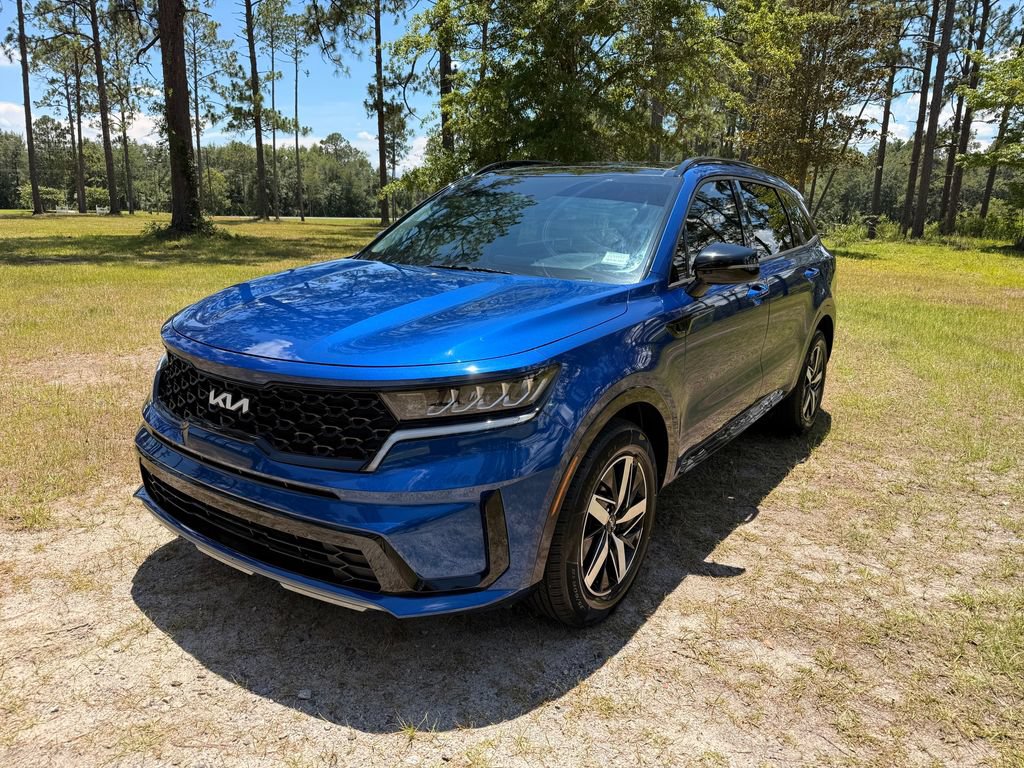 Used 2023 Kia Sorento S w/ Panoramic Sunroof Package