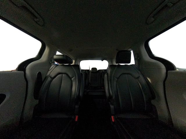 Used 2024 Chrysler Pacifica Touring-L image 34