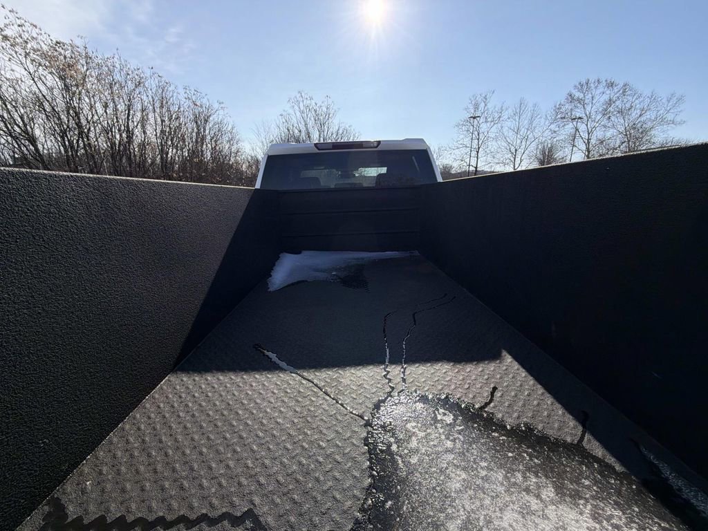 Used 2024 GMC Sierra 2500 Pro w/ Convenience Package image 14