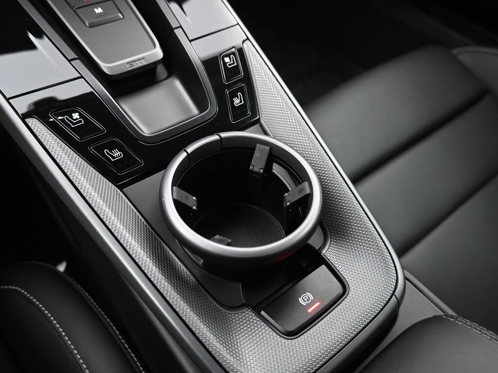 Certified 2025 Porsche 911 Carrera RWD image 23