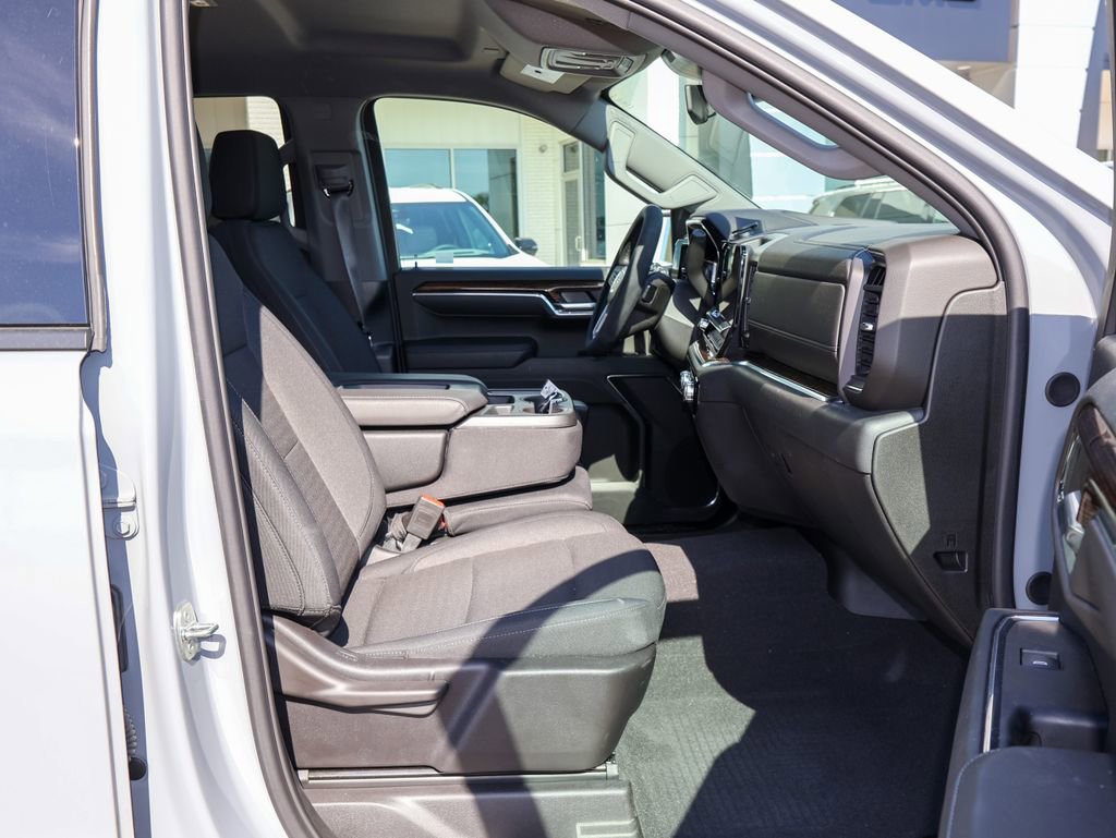 Used 2024 GMC Sierra 1500 Elevation image 25