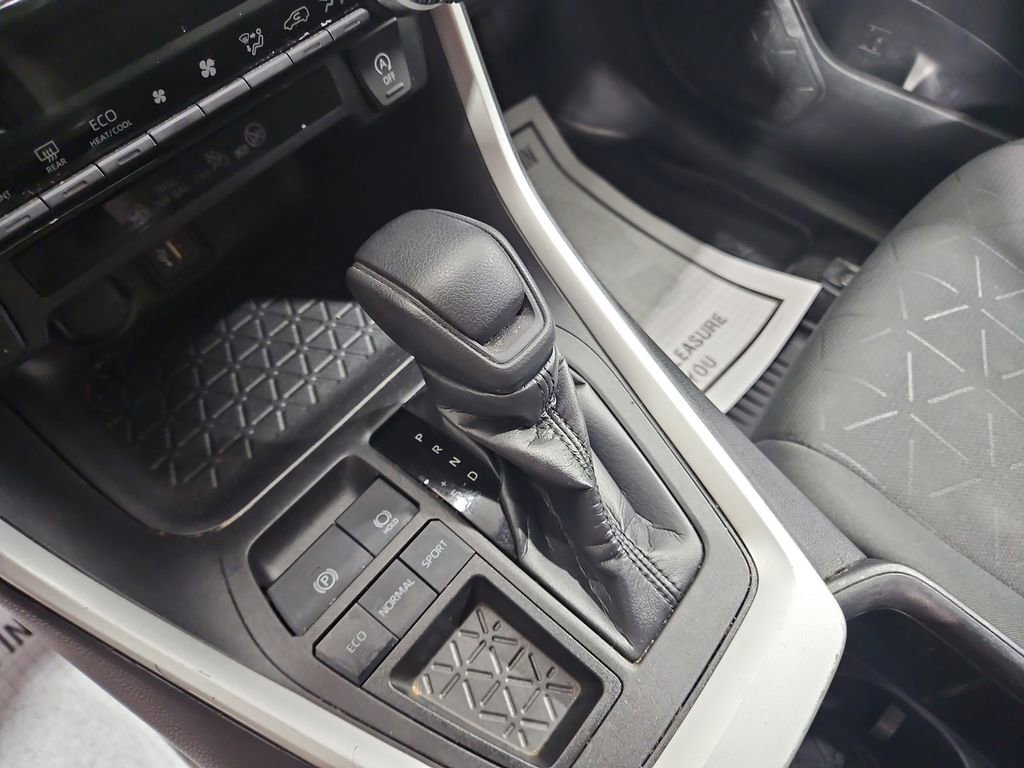 Used 2023 Toyota RAV4 XLE w/ Convenience Package FWD image 24