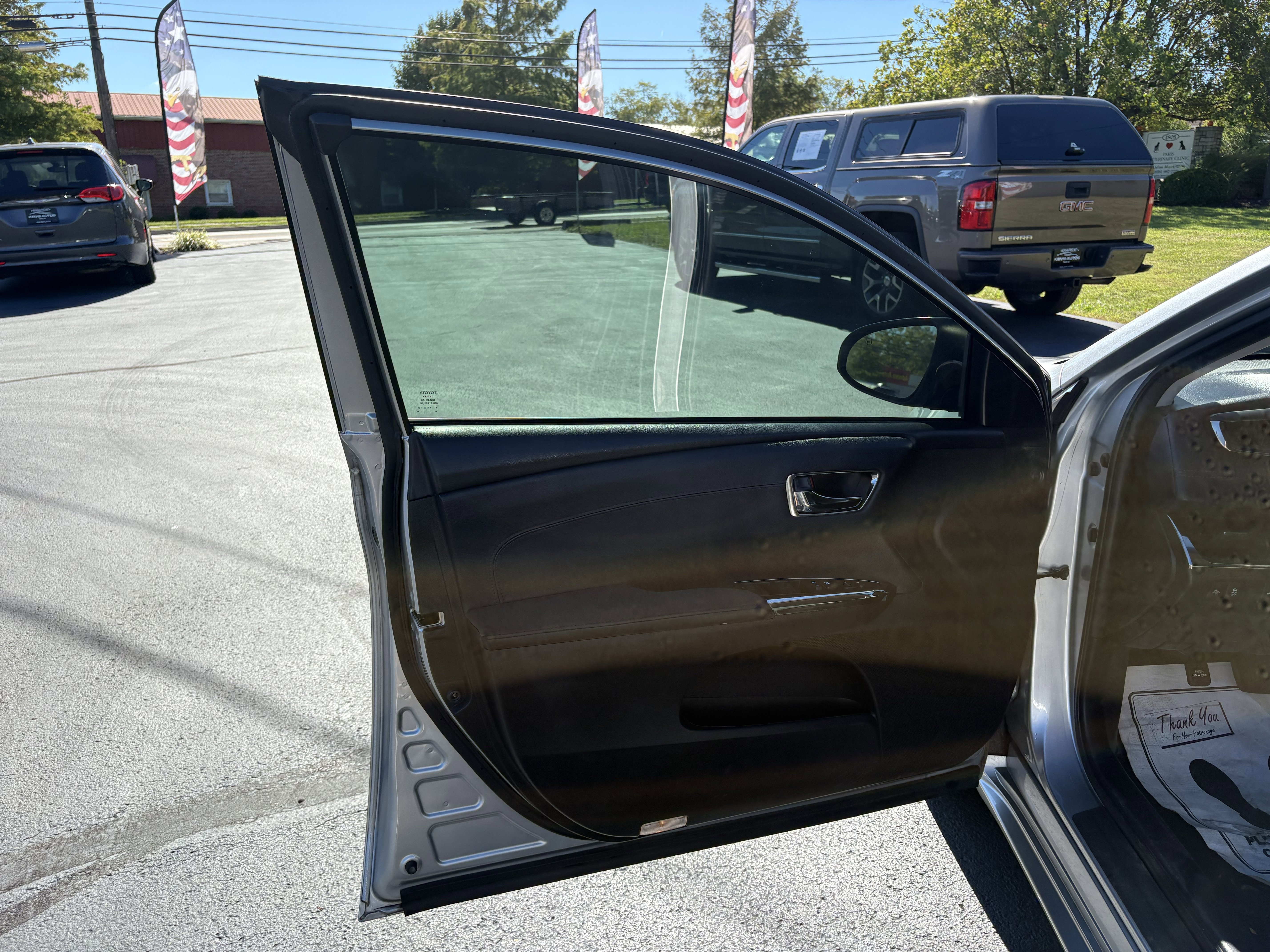 Used 2017 Toyota Avalon XLE image 9