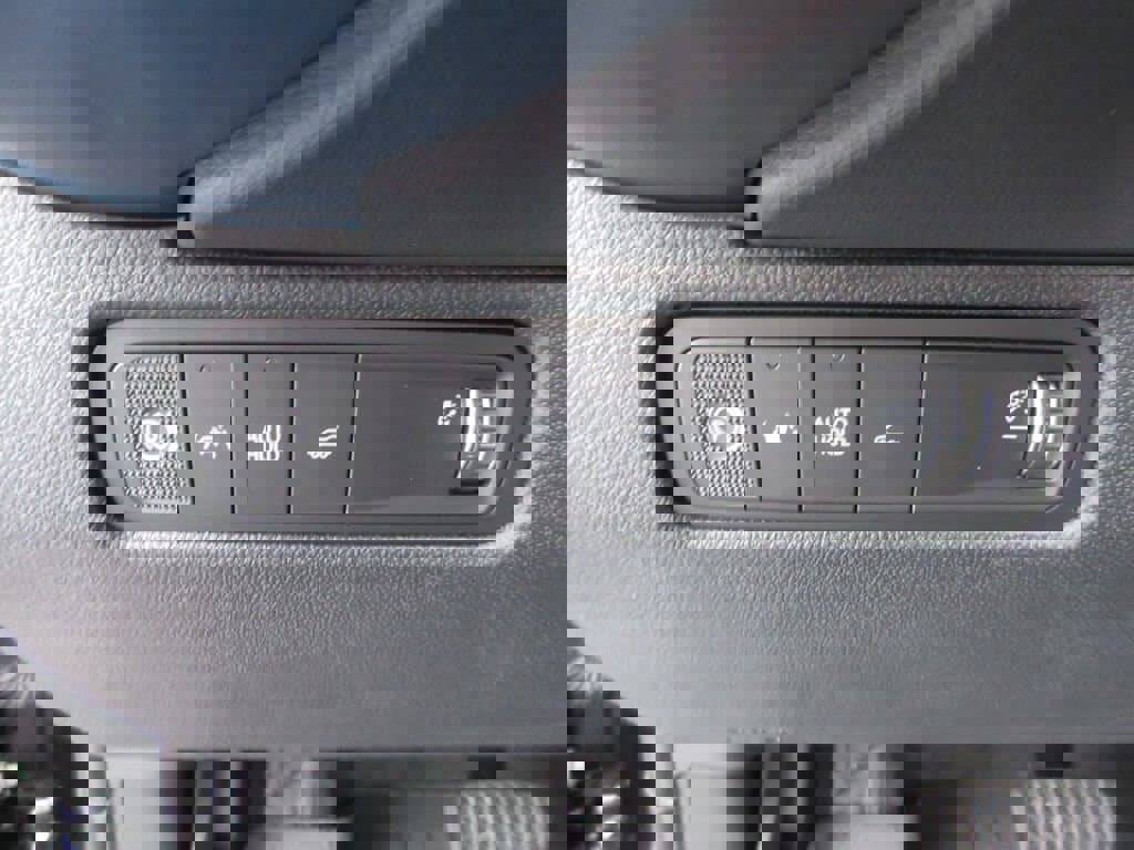 New 2026 Chevrolet Equinox EV LT w/ Convenience Package II AWD/4WD image 24