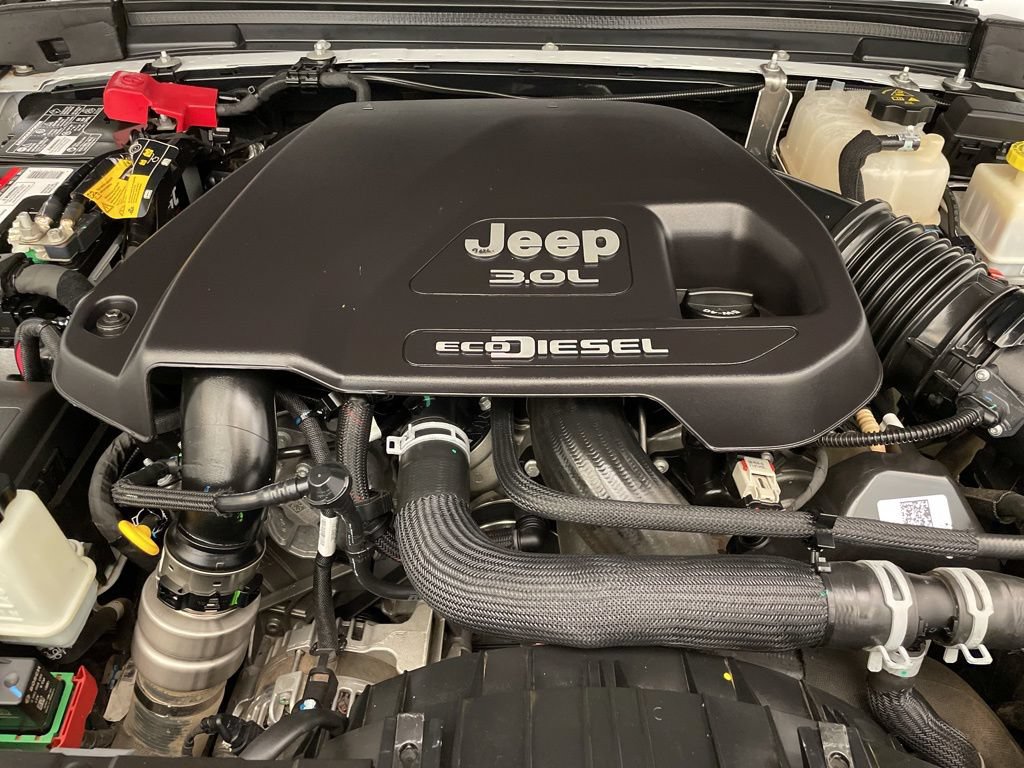 Certified 2021 Jeep Gladiator Sport AWD/4WD image 28