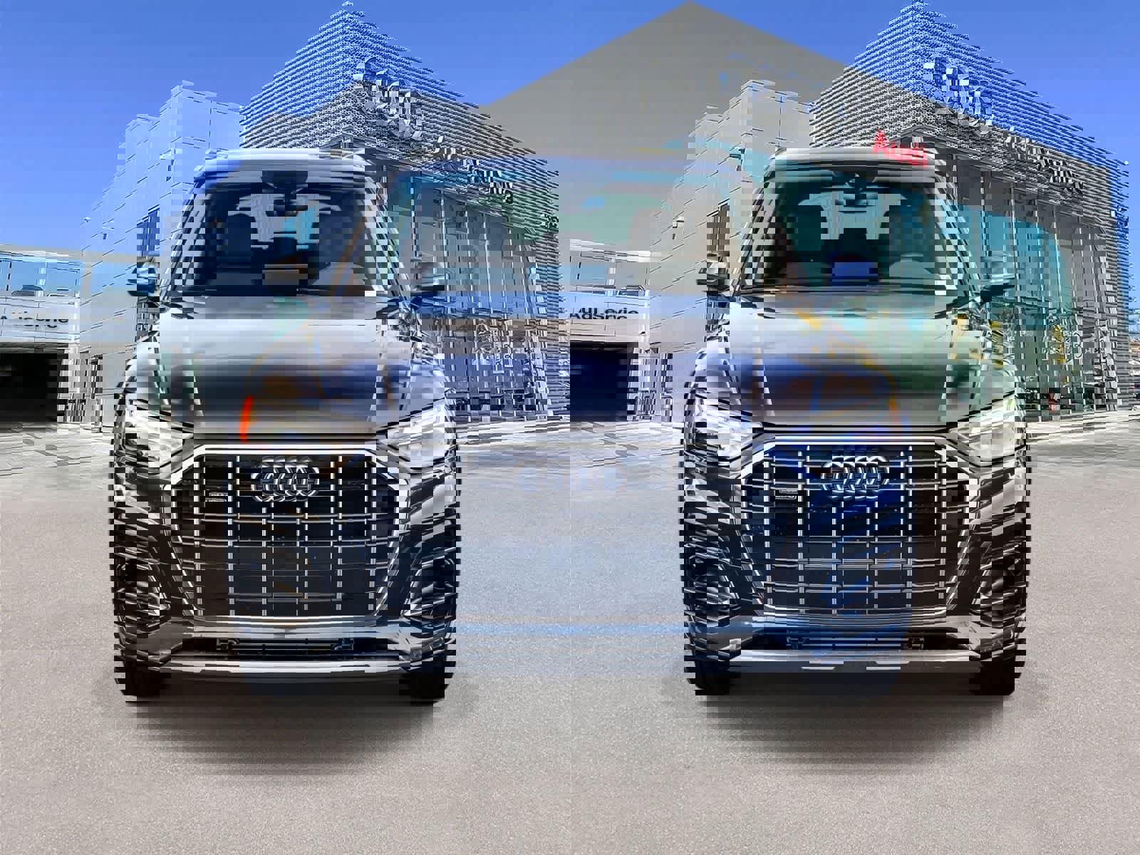 Used 2023 Audi Q5 Premium w/ Convenience Package image 6