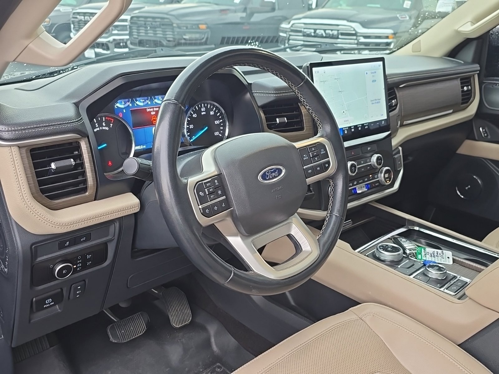 Used 2023 Ford Expedition Limited AWD/4WD image 13