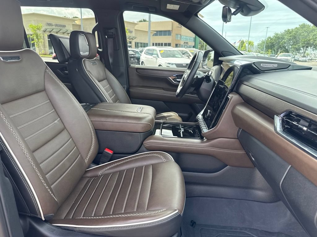 Used 2025 GMC Yukon XL Denali Ultimate AWD/4WD image 16