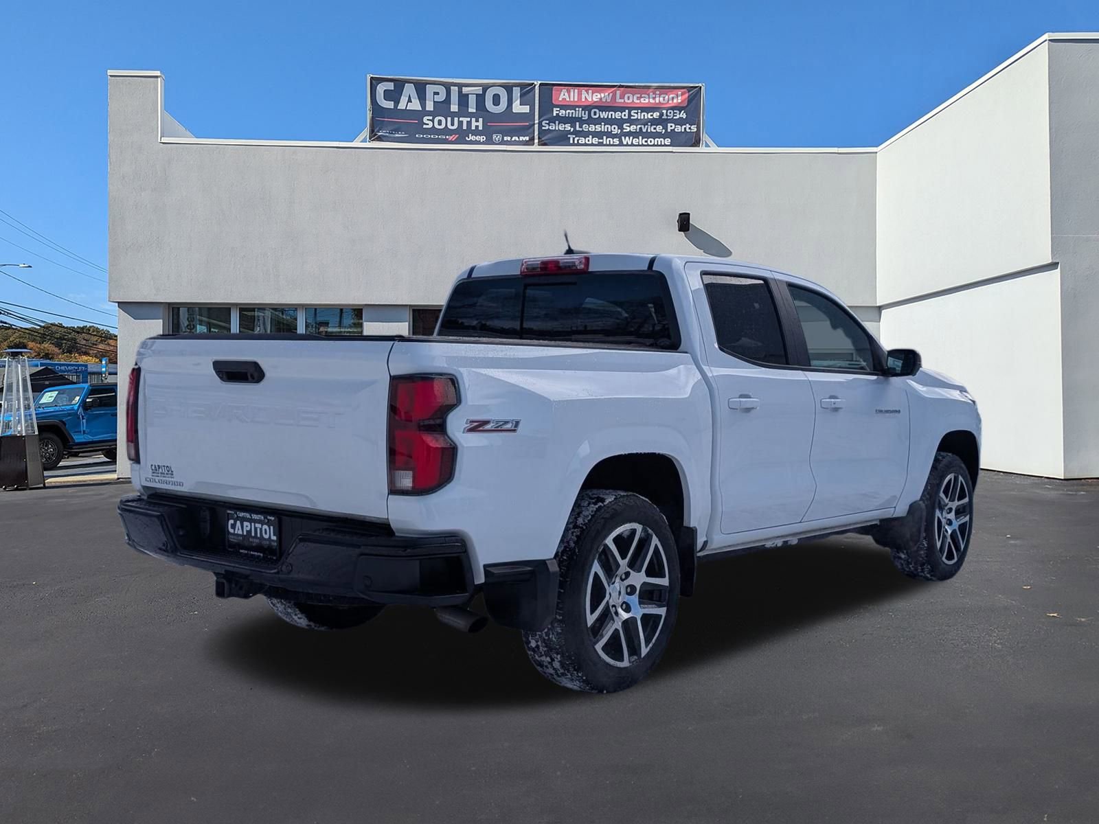 Used 2023 Chevrolet Colorado Z71 w/ Z71 Convenience Package 2 image 3