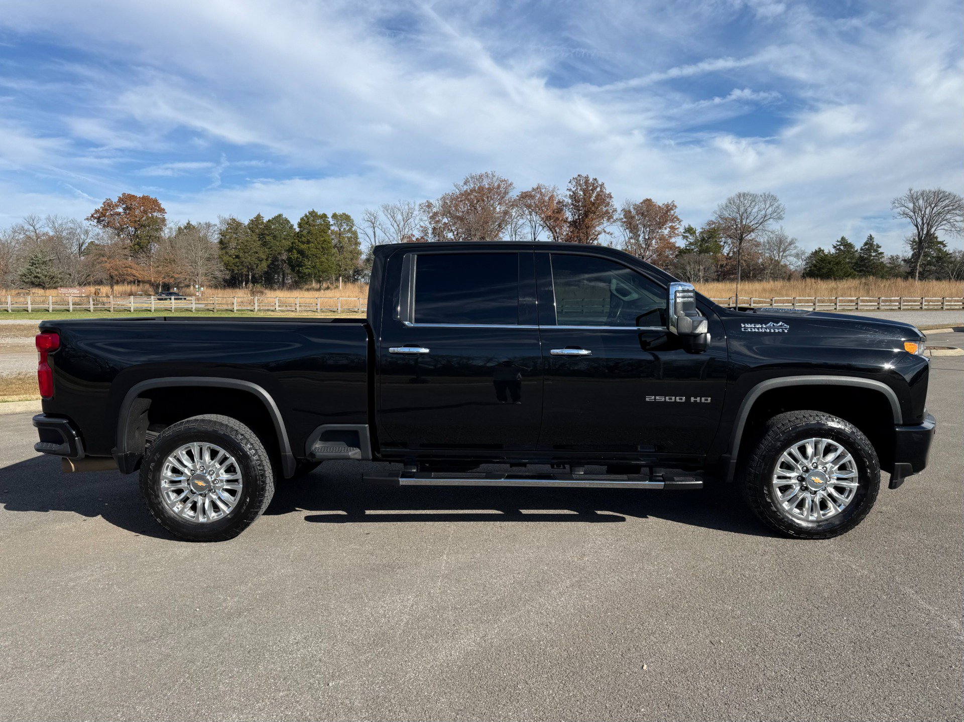 Used 2023 Chevrolet Silverado 2500 High Country w/ Z71 Off-Road Package AWD/4WD image 7