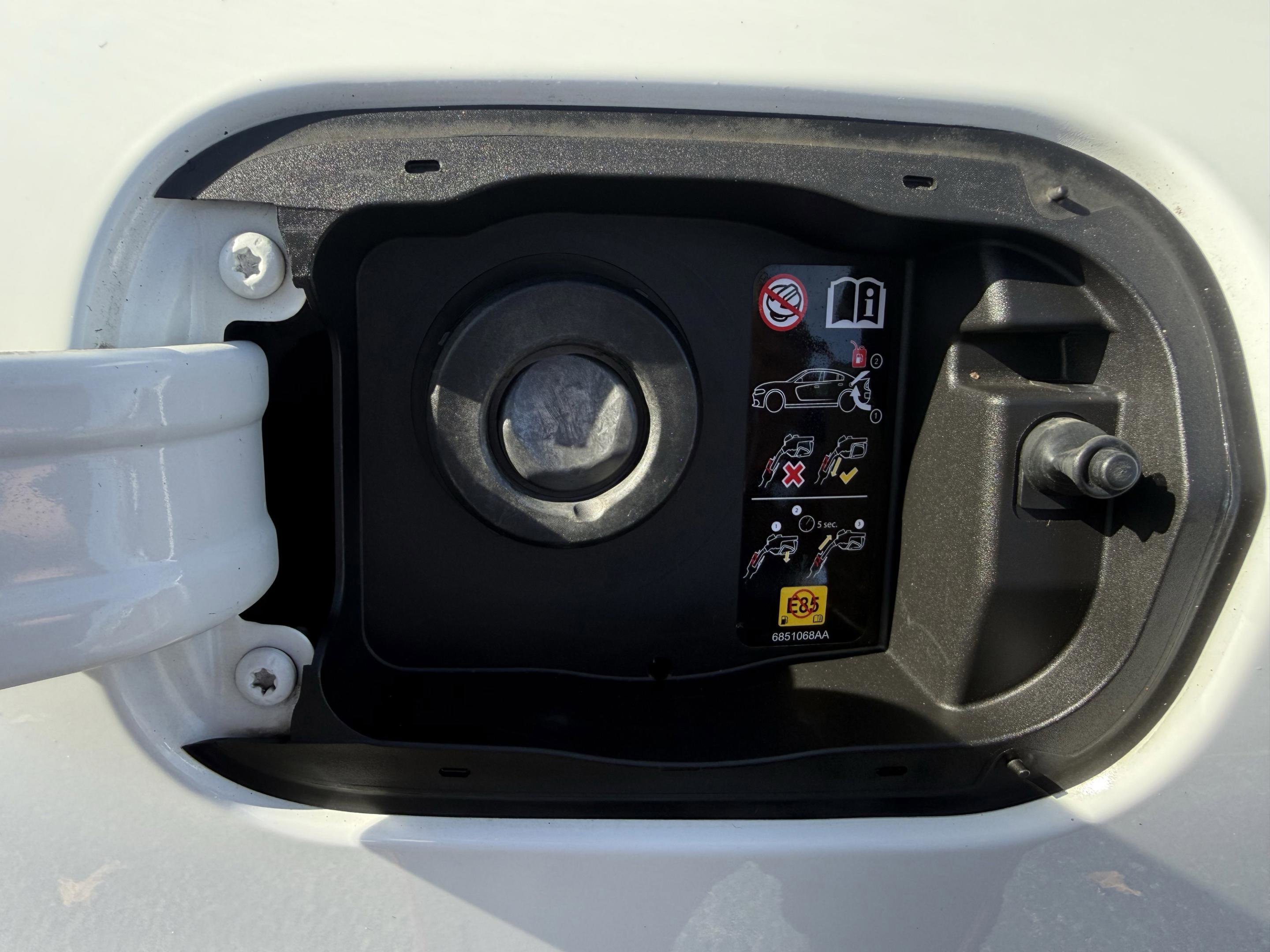 Used 2022 Dodge Charger SXT w/ Blacktop Package image 25