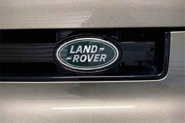 Used 2025 Land Rover Defender 110 S image 32