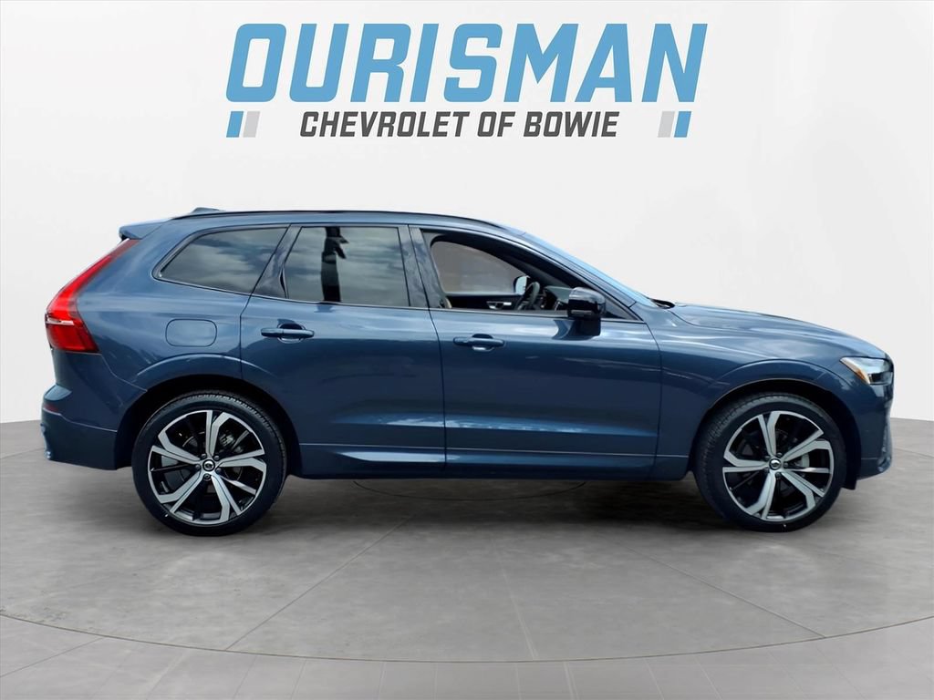 Used 2024 Volvo XC60 B5 Ultimate w/ Protection Package Premier AWD/4WD image 2