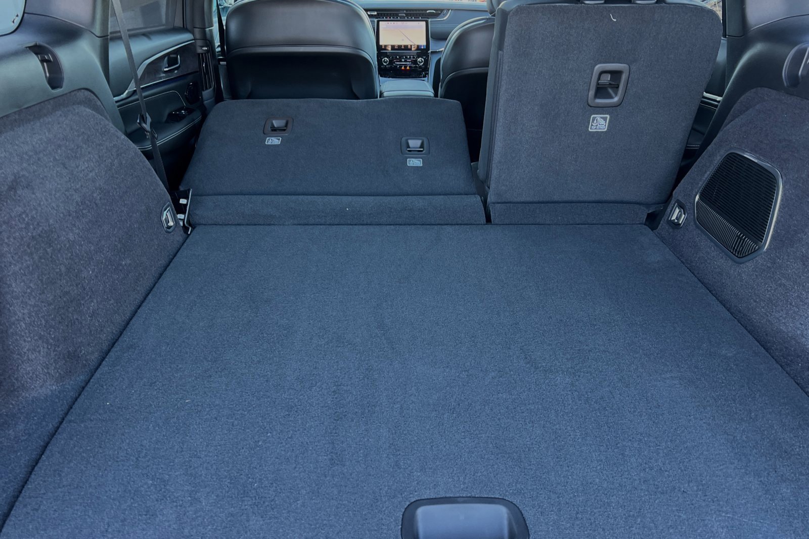 New 2024 Jeep Grand Cherokee Overland w/ Luxury Tech Group IV image 13